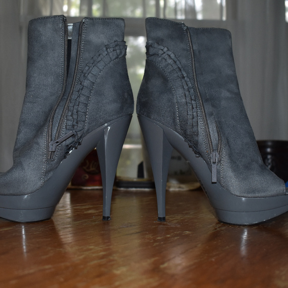 Micheal Anthonio Gray Magda Stiletto Ankle Boots - Picture 3 of 6